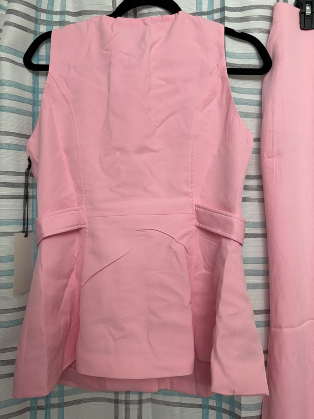 Sleeveless Pink Wide-Leg Pant Set with Gold Buttons - Picture 5 of 6